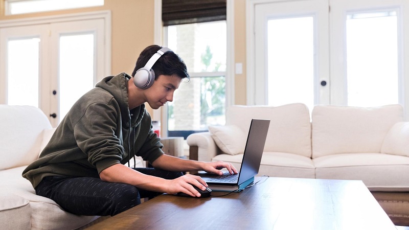 Mách bạn những cách kết nối tai nghe Bluetooth với laptop từ A đến Z
